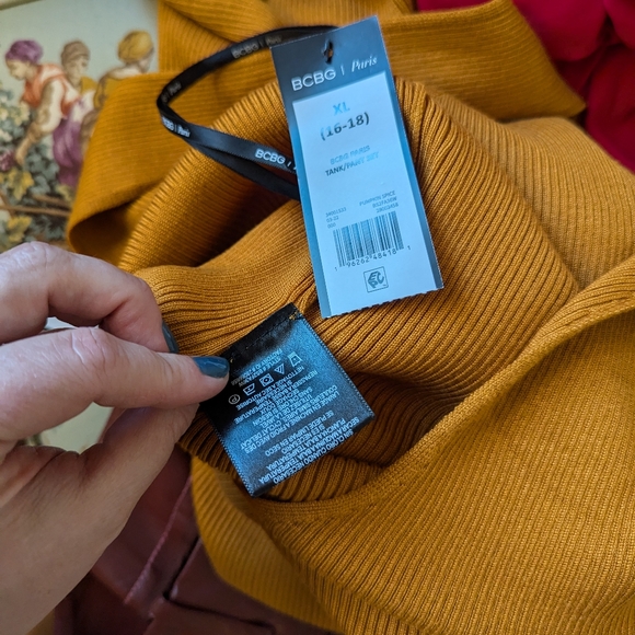 BCBG stretchy orange set - Picture 8 of 8